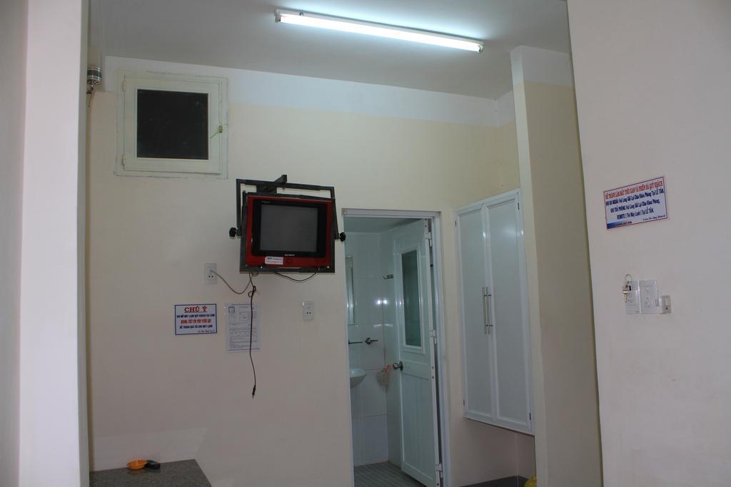 Ngoc Mai Guesthouse بون ما توت الغرفة الصورة